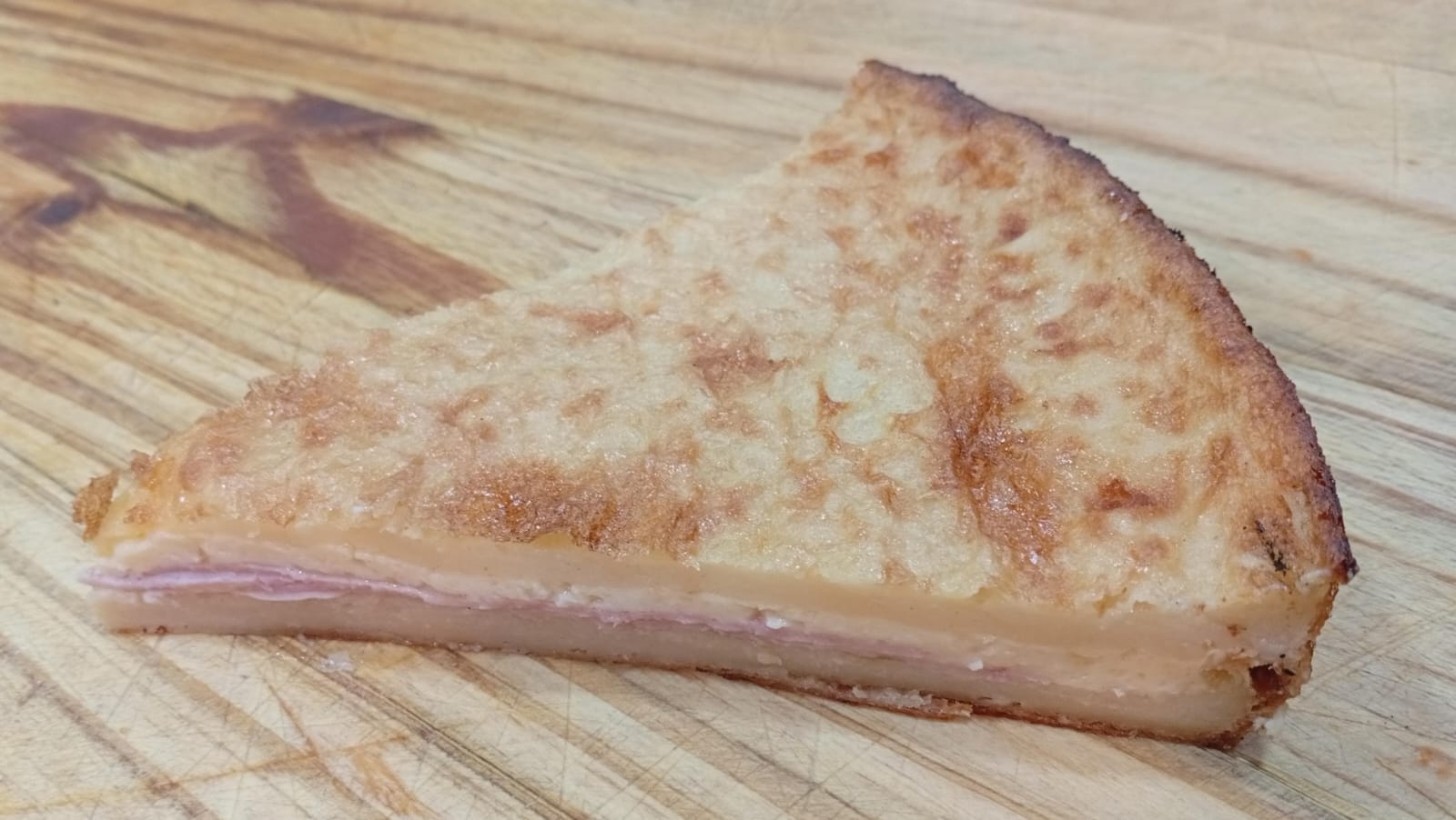 Fainá relleno jamón y muzzarella